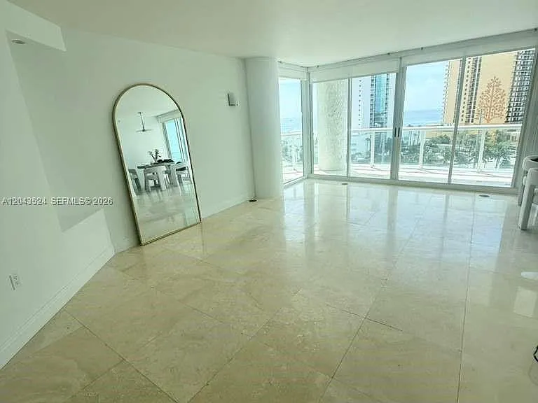 16400 Collins Ave #942 — Photo 7