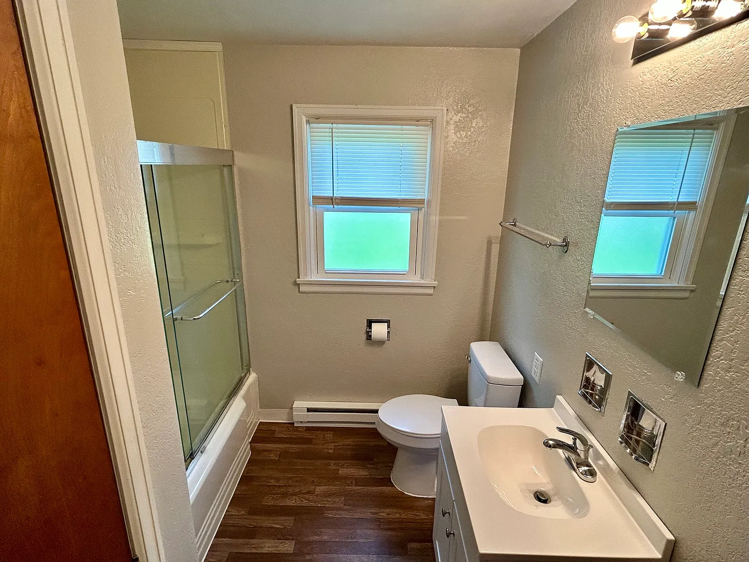 2 bed, 903 sqft, $900 — Photo 4