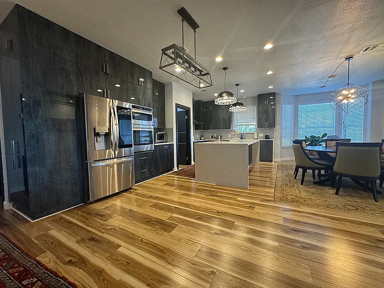 7549 Fireoak Dr — Photo 2