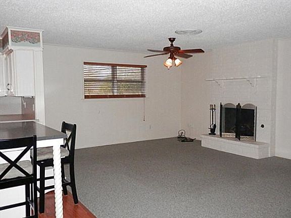 3rd image of 860 Joanna Dr