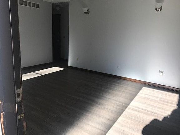 New grey laminate flooring