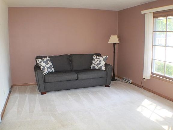3rd image of 4608 Pembrooke Pl