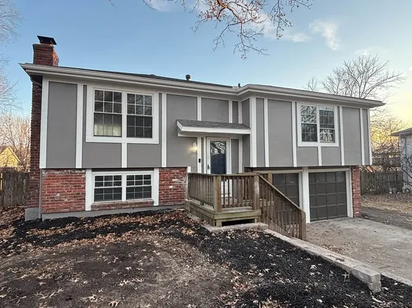701 E Colleen Dr, Gardner, KS 66030