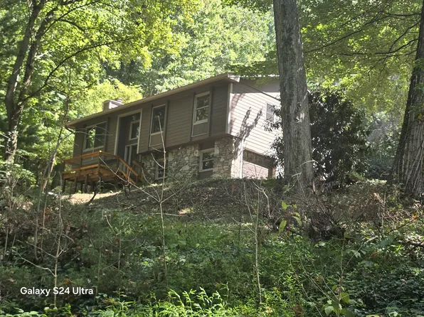 10 Wood Rd, Arden, NC 28704