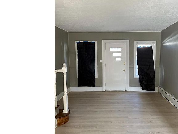 3rd image of 6367 Marsden St