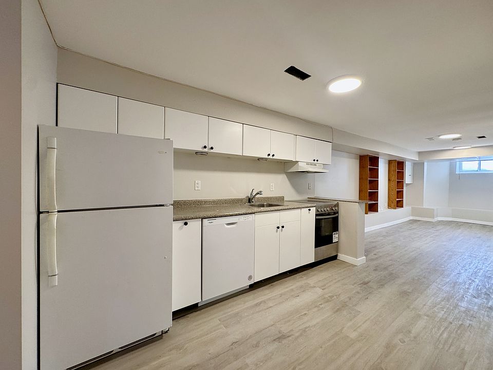 1st image of 581 Carlaw Ave #Basement