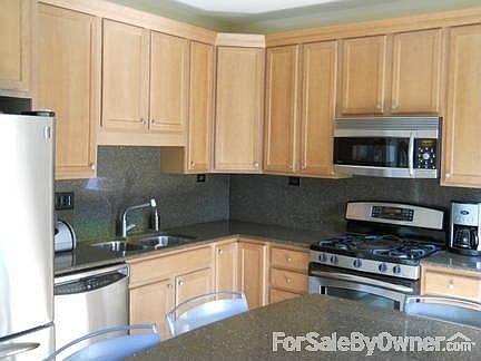 4th image of 6906 N Oriole Ave
