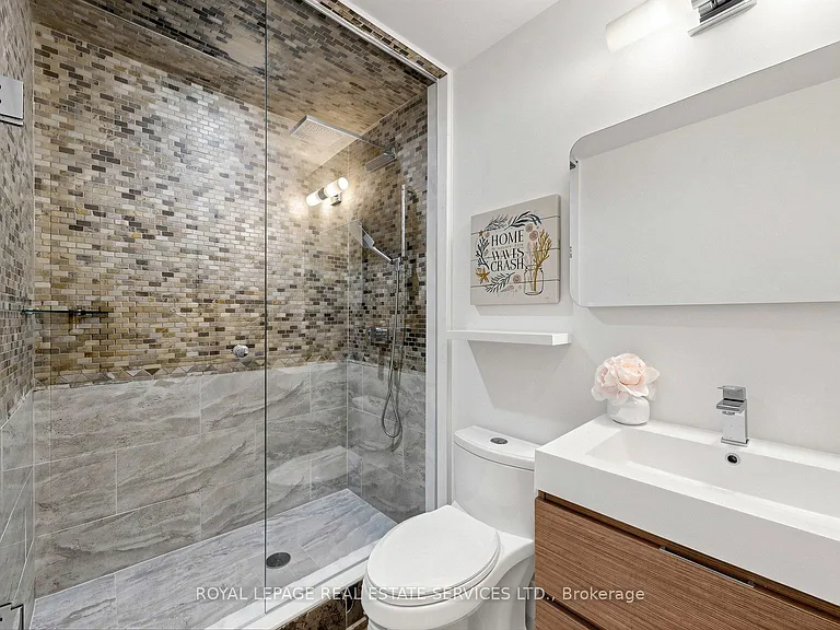 285 Bronte Rd — Photo 20