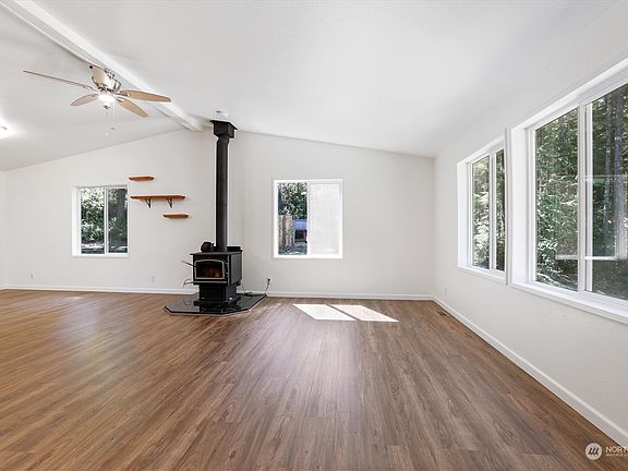 5th image of 2980 Legend Lane NW
