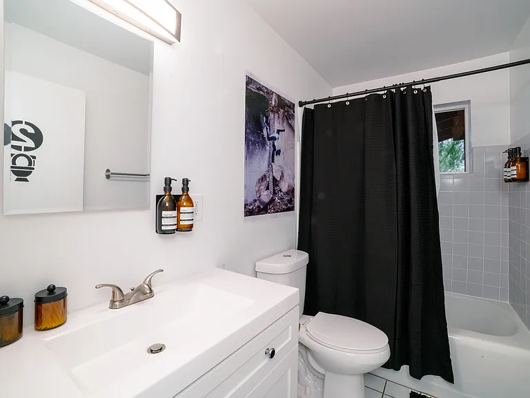 1726 S La Rosa Dr — Photo 20