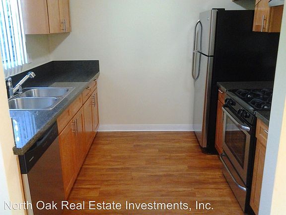5th image of 825 S Windsor Blvd APT 9