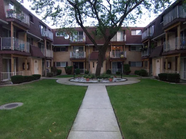 8546 W Catherine Ave #P2s, Chicago, IL 60656