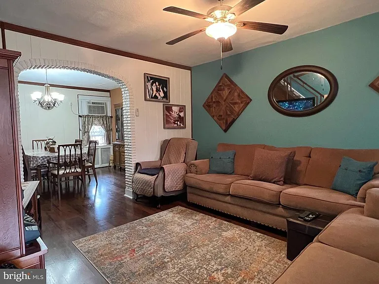 3531 Sheffield Ave — Photo 3