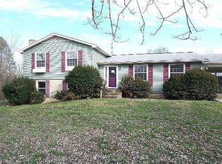 32 Oakwood Dr, Shepherdstown, WV 25443