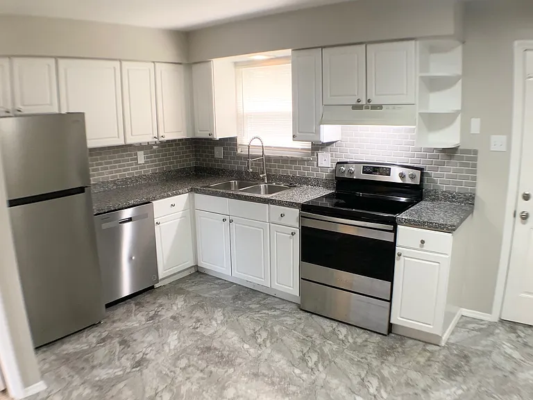 321 Park Ln #321 — Photo 8