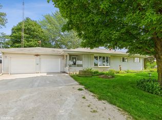 15354 Plank Rd, Sycamore, IL 60178