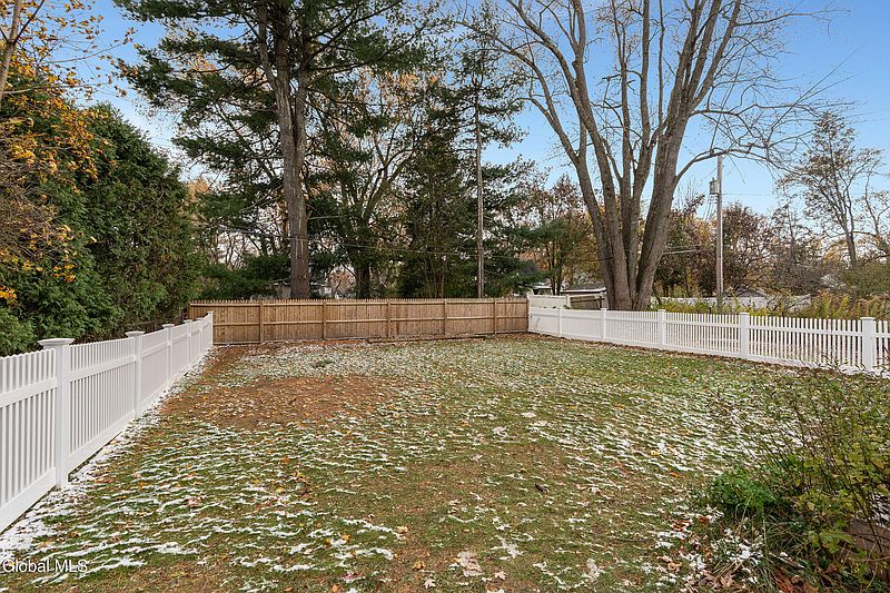 4th image of 2040 Arkona Court