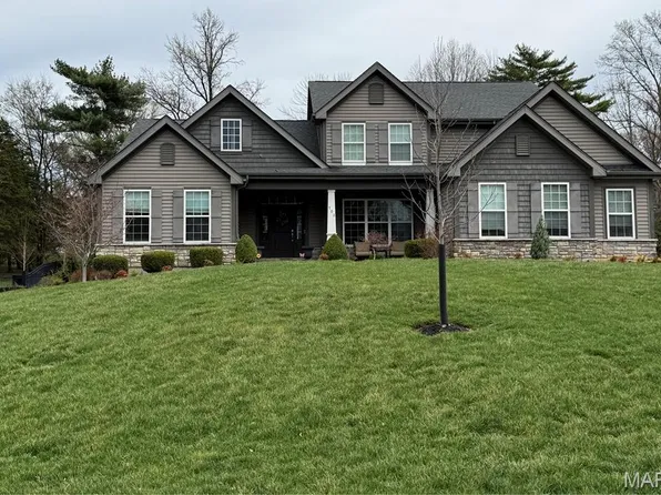 702 Champeix Ln, Saint Louis, MO 63141
