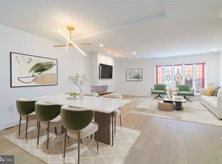 104 Lombard St, Philadelphia, PA 19147
