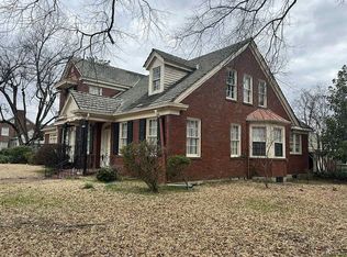 607 W 2nd St, Clarksdale, MS 38614