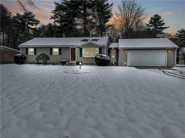 2 Juniper Trl, Scituate, RI 02831