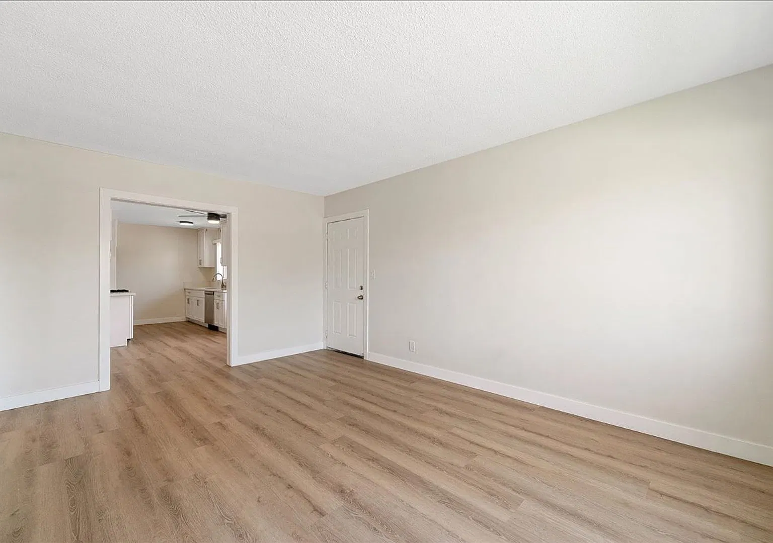 10920 S Osage Ave — Photo 3