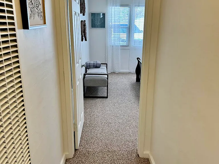 572 Harloe Ave — Photo 13