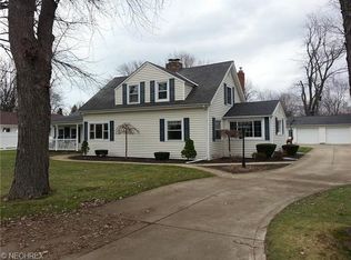 946 Elk Dr, Ashtabula, OH 44004