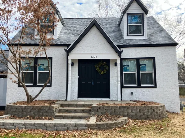 1228 S Pennsylvania Avenue, Springfield, MO 65807