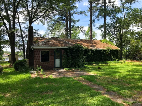 806 Madam Moores Lane, New Bern, NC 28562