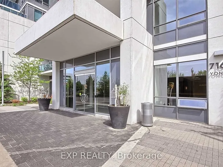 7167 Yonge St #523 — Photo 2