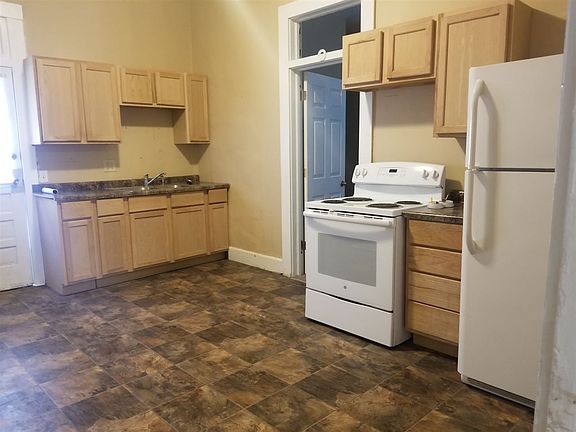 3rd image of 234 N 14th 1/2 St