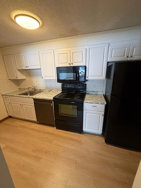 2nd image of 10 Hallmark Gdns APT 8