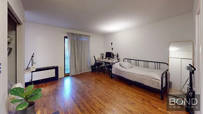 Rented by Bond New York | media 12