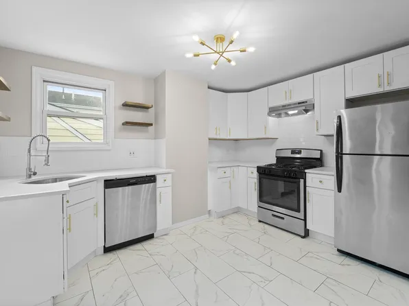 173 Mallory Avenue image 2 of 13