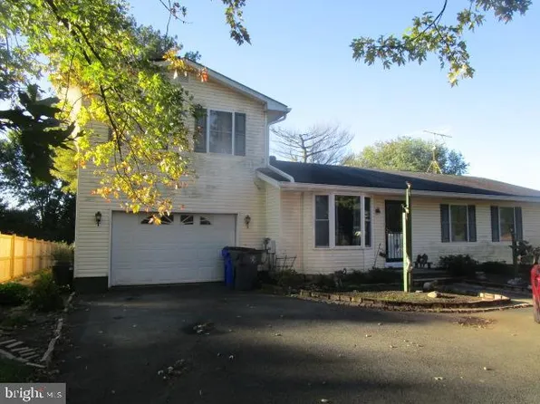 24 Thruway Dr, Colora, MD 21917