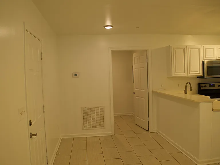 College Center Apartments — Photo 23