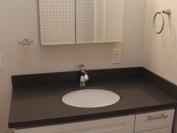 3rd image of 358 Frederick St #2