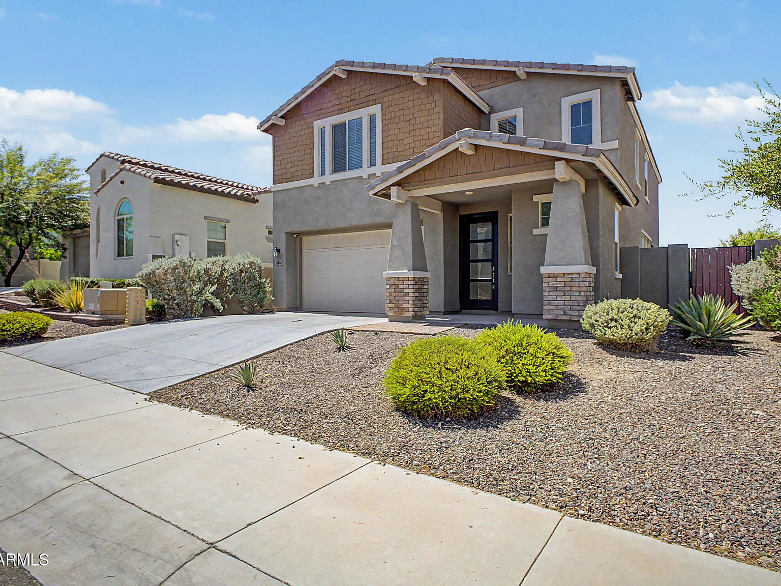 4 bed, 2.5 bath, 2490 sqft, $2,600 — Photo 3