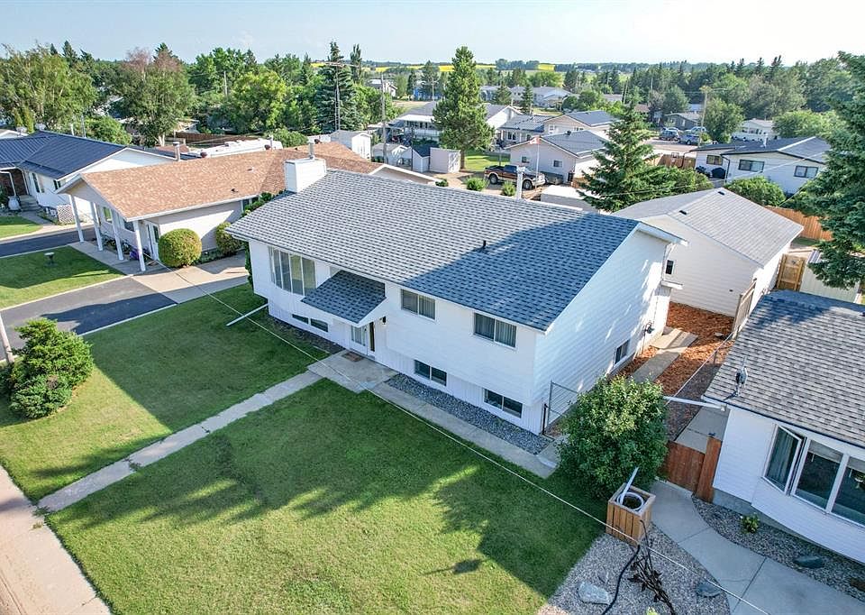 1st image of 22 SE Robinson Pl