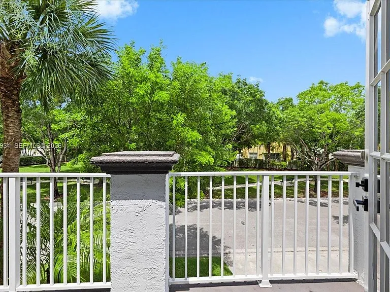 5014 SW 155th Ter #5014 — Photo 23