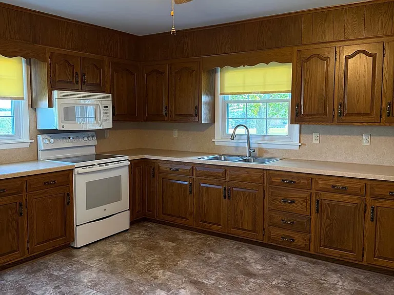 488 Prospect Rd — Photo 8