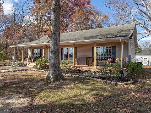 3rd image of 28896 Horseshoe Rd