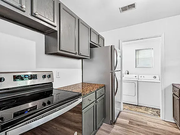 4 bed, 1022 sqft, $2,800 — Photo 3