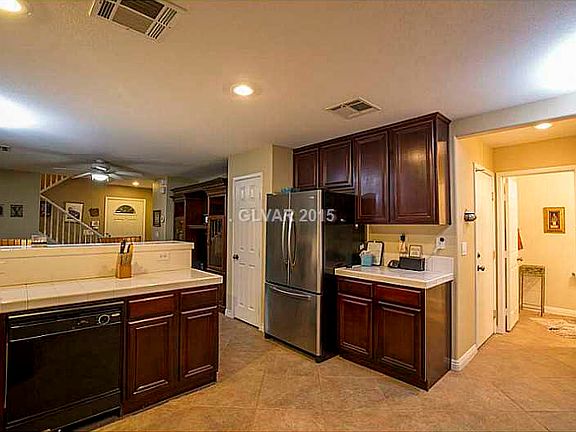 3rd image of 582 Swiss Cottage Ave