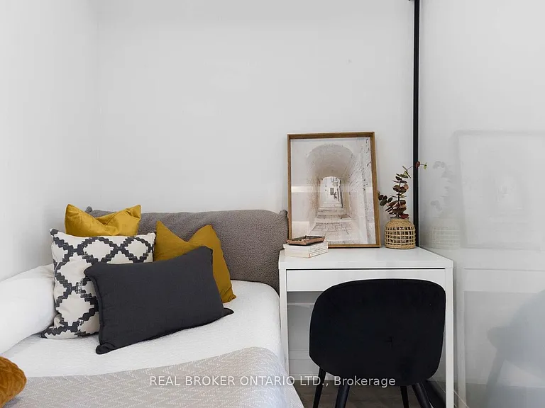 2369 Danforth Ave #210 — Photo 22