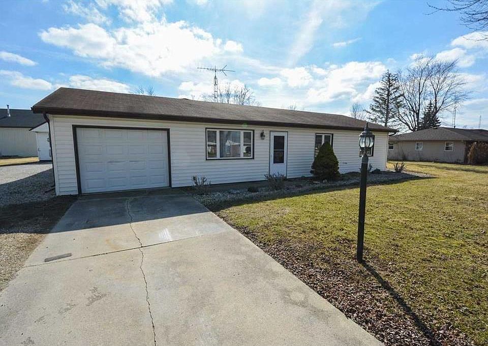 2nd image of 2809 Meadow Crest Ln