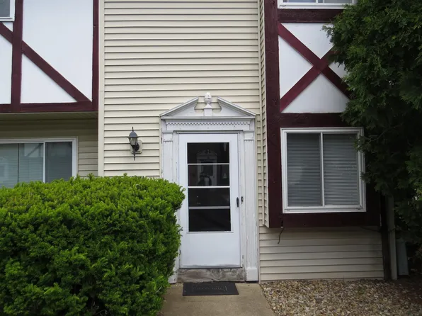 6156 Clingan Rd, Youngstown, OH 44514