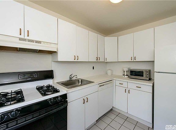 4th image of 6 W Mill Dr APT 3D