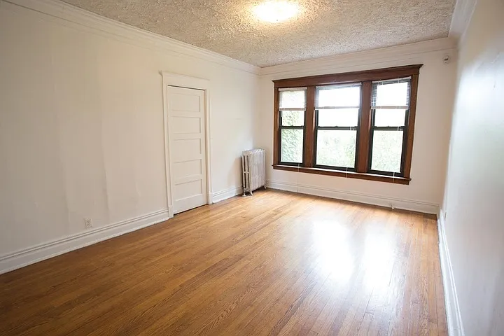 Greenwood 5201 — Photo 19